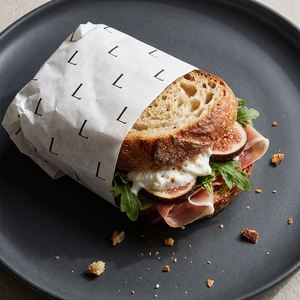 Papel Antigrasa e Impermeable de Grado Alimenticio, Imprimible con Flexografía, para Envolver Sándwiches, Pasteles, Hamburguesas, Pizza, Pan y Galletas para Llevar - Product Image 6