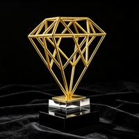 Trophée personnalisé moderne en alliage de zinc, creux, en forme de diamant, avec base en cristal, gravure laser, haute qualité, plusieurs tailles, pour cérémonie de remise des prix