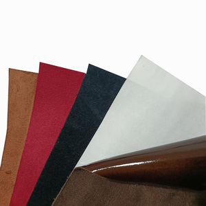 Rouleau d'<span class=keywords><strong>autocollant</strong></span> en <span class=keywords><strong>cuir</strong></span> synthétique auto-adhésif personnalisé de 0.8mm <span class=keywords><strong>imitation</strong></span> daim velours PVC Faux rembourrage artificiel pour réparation de canapé - Product Image 6