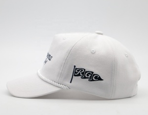 Casquette <span class=keywords><strong>de</strong></span> golf en toile blanche non structurée à 5 panneaux avec broderie personnalisée, bordure en corde sur le devant et boucle arrière en métal gravée - Product Image 4