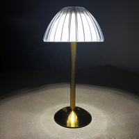 Lampe de table sans fil Rechargeable Touch Led Luxury Crystal Dimmer Battery Desk Table Light for Bedroom