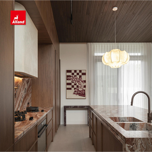 Ensemble d'armoires de cuisine en noyer scié sur mesure Allandgroup, style moderne de luxe, mi-siècle, avec portes plates en bois, pour villa - Product Image 2