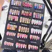 Faux ongles carrés réutilisables faits à la main, à presser, style aléatoire