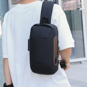 Crossbody مع قفل Usb مضاد للسرقة ، شعار مخصص للرجال