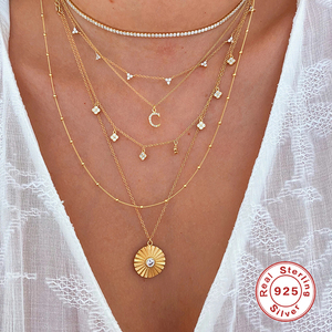 Collar ROXI de Diamantes con Placa Redonda de Moda en Plata de Ley S925 para Mujer - Product Image 3