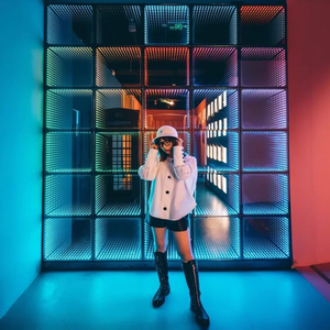 无限钢化玻璃发光有线便携式2英尺乘2英尺无线3D镜子磁铁发光二极管舞池 - Product Image 2