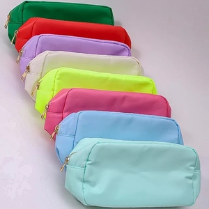 Nieuwe Nylon Tas Gepersonaliseerde Chenille Patches Rits Pouch Nylon Make-Up Tas Hot Roze Groothandel Cosmetische Zakken - Product Image 2