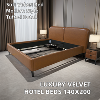 Base de lit d'hôtel moderne de luxe en PU avec dessus capitonné en velours doux et cadre en bois - Tailles et couleurs personnalisables
