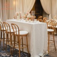 Chaise de bar Thonet Solnet en bois naturel, dossier rond, tabouret de bar haut en bois courbé, coussin blanc, location pour mariage, cocktail, fête, événement