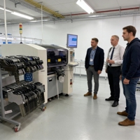 Machine de Placement de Composants SMT Hanwha SM320 avec Moteur PLC, Vitesse de 21 000 CPH pour l'Assemblage de PCB Automobile, la Fabrication d'Électronique Médicale