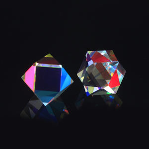 Prisma cubo de vidro colorido polyhedron, composto de cor - Product Image 2