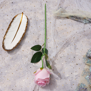 ดอกกุหลาบไหมจำลองแบบหัวเดียว ยี่ห้อ Yixuan สำหรับตกแต่งงานแต่งงานและบ้าน - Product Image 5