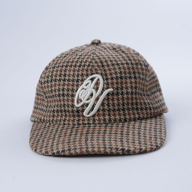 Factory Wholesale 3D Puff Embroidery Logo 5 Panel Hats Personalized Embroidery Grid Fabric Cap Eco Friendly Baseball Caps