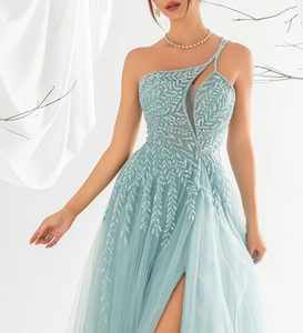 Robe de soiré<span class=keywords><strong>e</strong></span> longue asymétrique pour femme, en tulle uni brodé de sequins, coupe ajusté<span class=keywords><strong>e</strong></span>, éco-responsable, avec fente haute, idéale pour l'automne - Product Image 4