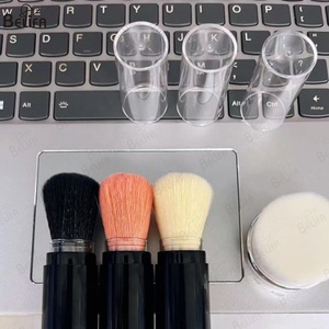 Vente en gros Conteneur de <span class=keywords><strong>pinceau</strong></span> à poudre libre cosmétique rétractable court à talon plat <span class=keywords><strong>Pinceau</strong></span> à poudre de <span class=keywords><strong>maquillage</strong></span> rechargeable - Product Image 4