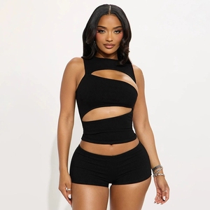 GHH12370- 2026 Nuevo Conjunto de Top y Shorts de Color Sólido, Sexy y a la Moda - Product Image 3