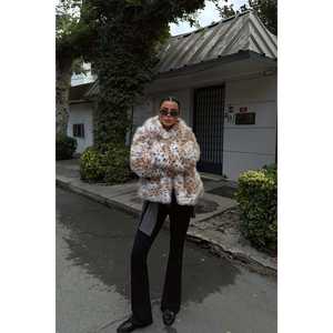 Manteau en fausse fourrure à imprimé léopard avec rembourrage en coton et fermeture à ceinture, trench-coat avec décoration boutonnée - Product Image 2