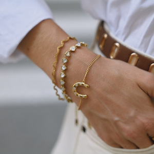 Pulsera de Zirconia con Forma de Herradura de la Suerte, Acero Inoxidable 18K, Joyería Unisex para Uso Diario - Product Image 2