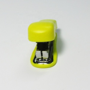 Bán Buôn Khuyến Mại Nhựa Số 10 <span class=keywords><strong>Staples</strong></span> <span class=keywords><strong>Mini</strong></span> Trẻ Em Của Stapler Với Staple Remover - Product Image 5