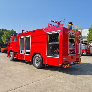 Camión de Bomberos Isuzu GIGA con Tanque de Agua de 6000L y Tanque de Espuma de 2000L, Euro 6, Vehículo de Rescate contra Incendios para Plantas Industriales - Product Image 2