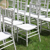Chaise Chiavari en bois massif avec coussin rembourré, style rétro, pour extérieur, mariage, hôtel, banquet, portable, empilable, durable, en chêne, usage commercial