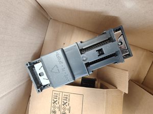 S7-300 SM322 ดิจิตอลเอาท์พุต 8x24VDC 0.5A โมดูลคุณสมบัติสูง 6ES7322-8BH10-0AB0 - Product Image 2