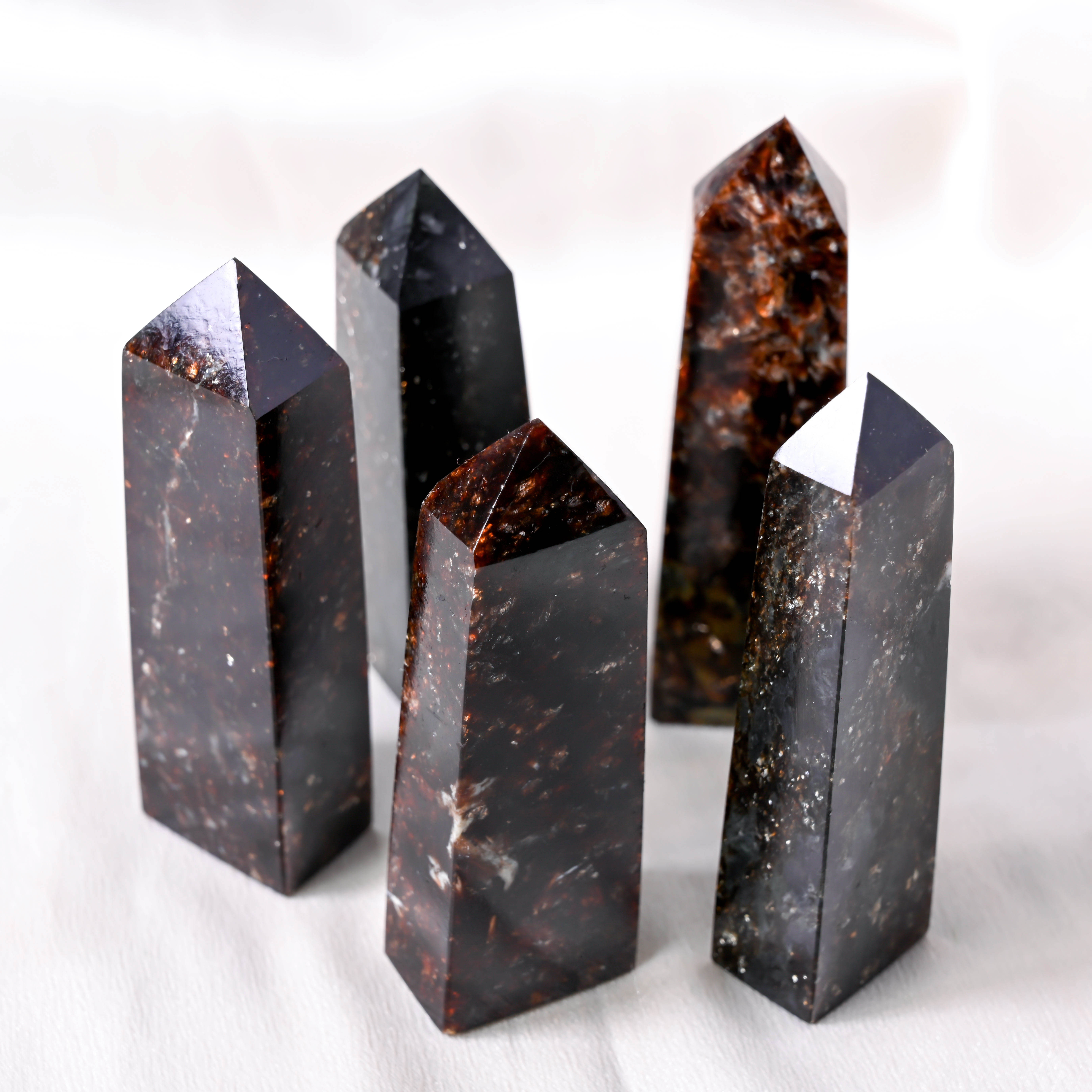 หอคอยไมก้าทองคำ