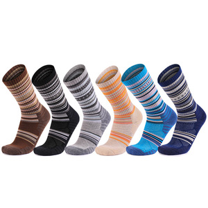 <span class=keywords><strong>Chaussettes</strong></span> <span class=keywords><strong>de</strong></span> <span class=keywords><strong>ski</strong></span> pour hommes personnalisées, chaudes et confortables pour l'hiver, <span class=keywords><strong>chaussettes</strong></span> <span class=keywords><strong>de</strong></span> sport pour l'extérieur, vente chaude - Product Image 1