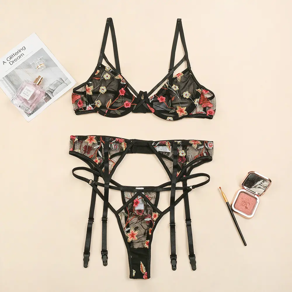 Delicate girl red lace balcony bra panty stylish hollow out sexy womens lingerie set push up panties bra