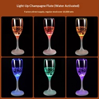Verre à cocktail LED lumineux à activation par l'eau avec batterie remplaçable pour mariage, fête, bar