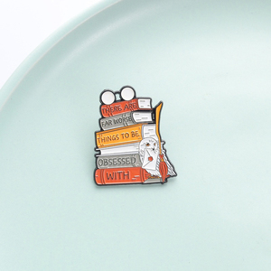 Pin de solapa de metal esmaltado personalizado con diseño de <span class=keywords><strong>libro</strong></span> mágico, búho y escoba de mago, para lectores obsesionados con la lectura, regalo de joyería creativo - Product Image 3