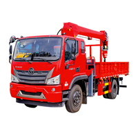 Mini-grue montée sur camion de 3 à 16 tonnes avec flèche télescopique hydraulique droite et moteur Liyuan pour les opérations de levage de marchandises sur chantier