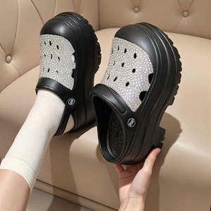 Zuecos de Plataforma con Pedrería Blanca y Suela Gruesa para Mujer, Estilo Crocs, Fáciles de Poner, para Verano - Product Image 4