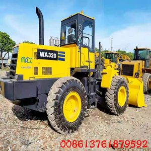 Minicargador tractor de carga frontal Komatsu usado con capacidad de 3 toneladas, componente de núcleo de motor de segunda mano - Product Image 2