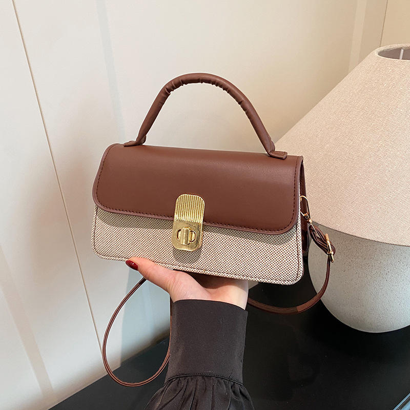 สีน้ำตาล