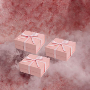 กล่องของขวัญทรงสี่เหลี่ยมขนาดใหญ่สำหรับขายส่ง วัสดุกระดาษลูกฟูก เคลือบด้าน ปั๊มนูน ปั๊มลาย สำหรับวันวาเลนไทน์ - Product Image 3