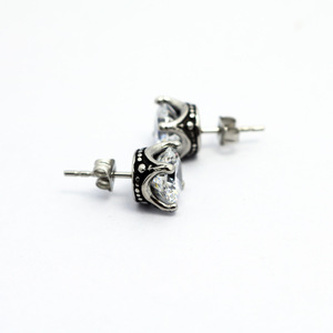 yunnique <b>Stud</b> <b>Earrings</b> Crown Shape Claw Setting <b>Black</b> And White Geometric Fashion Jewelry Gift - Product Image 5