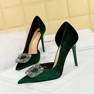 Chaussures à talons aiguilles sexy pour femmes, avec détails métalliques, couleur orange, talons fins, pour femmes, 2024 - Product Image 2