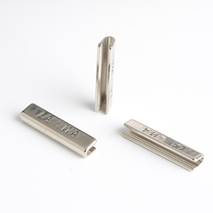 Étiquettes de vêtements de style mode, logo gravé sur mesure, clip métallique pour vêtements, pour sweats <span class=keywords><strong>à</strong></span> capuche, sacs <span class=keywords><strong>à</strong></span> main, clips métalliques de finition - Product Image 4