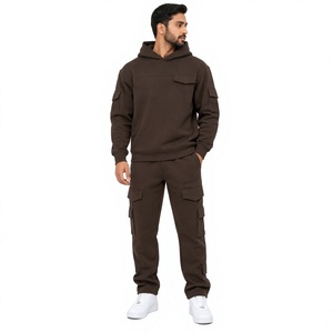 Ensemble de survêtement cargo pour homme : sweat à capuche avec poches utilitaires et pantalon cargo jogger – 2 pièces, style streetwear décontracté, vente en gros - Product Image 1