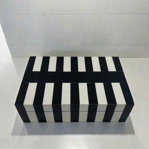 Caja de Resina, Esculturas Contemporáneas Hechas a Mano y Pintadas a Mano, Estatua de Gesto de Forma Irregular, Adornos de Resina con Pose de Amor y Paz - Product Image 2