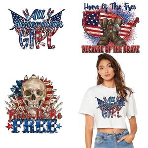 Autocollants de transfert thermocollants personnalisés, durables, lavables, en caoutchouc, à motif de dessin animé, avec logo, en polyester/PET pour T-shirts - Product Image 1