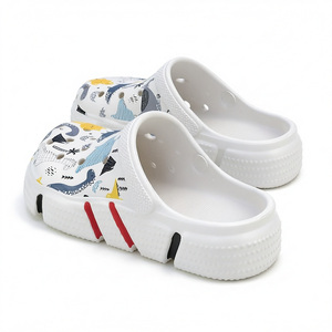 Sabots en EVA pour enfants, semelle souple, bout ouvert, chaussures d'eau d'intérieur, semelle épaisse blanche - Product Image 1