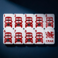 En stock et livraison rapide : Ensemble de Mahjong de luxe London Calling, 5 couches gravées, 160 tuiles américaines avec design britannique