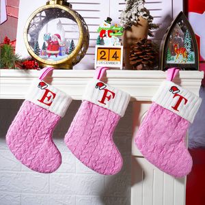 <span class=keywords><strong>Chaussette</strong></span> <span class=keywords><strong>de</strong></span> <span class=keywords><strong>Noël</strong></span> <span class=keywords><strong>personnalisée</strong></span> en tricot rose, design nordique, écologique, ornements miniatures à suspendre avec initiales <span class=keywords><strong>de</strong></span> l'alphabet A à Z - Product Image 3