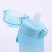 Bouteille d'eau aromatisée 650 ml pour sportifs, avec 7 capsules de parfum fruité, idéale pour les activités de plein air