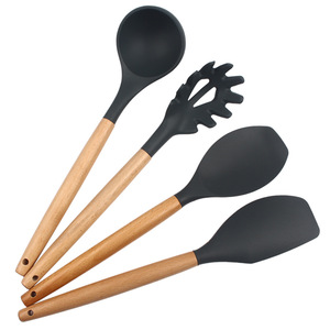 Juego de 12 Utensilios de Cocina de Silicona Ecológicos con Mangos de Madera, Libres de BPA, Aptos para Lavavajillas, Microondas y Horno - Product Image 4