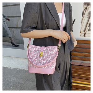 2025 <b>Women's</b> New Fashionable Trendy Printed <b>Bucket</b> <b>Bag</b> Large Capacity Crossbody Shoulder Shopping <b>Bag</b> Versatile Lady Style - Product Image 5