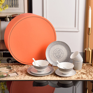 Juego de Platos de Porcelana Fina Europea de Lujo, 10 Piezas, con Detalles en Oro y Plata, para Bodas y Cenas, Juego de Cerámica de Lujo - Product Image 4