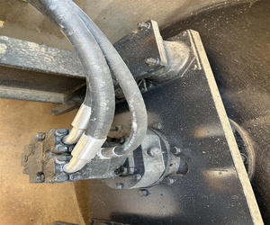 Utilisé XS183 XS262J Xp303 Xp302 Xp301 Rouleau Pneumatique Rouleau Vibrant Xs223j Xs222j XS142J CA25D CA30D CA301D CA251D - Product Image 3